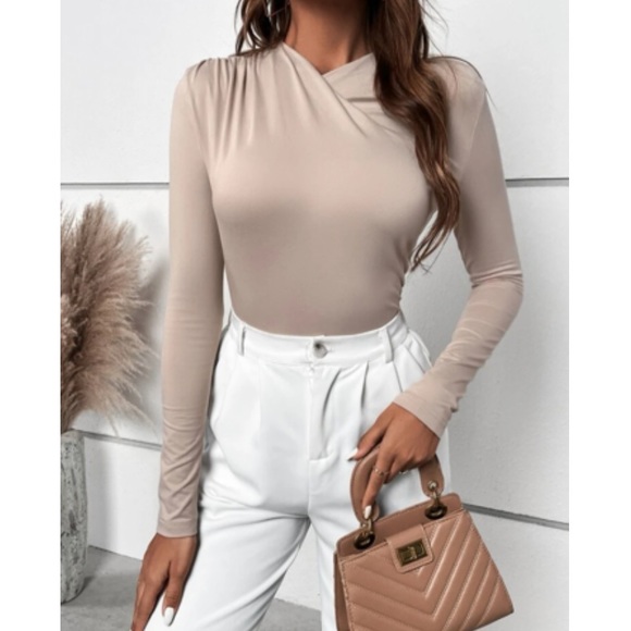 Luxe asymmetrical neck wrap detail top - Picture 3 of 15